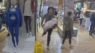 newbury-street-shoplifting-video-frame-103[1]